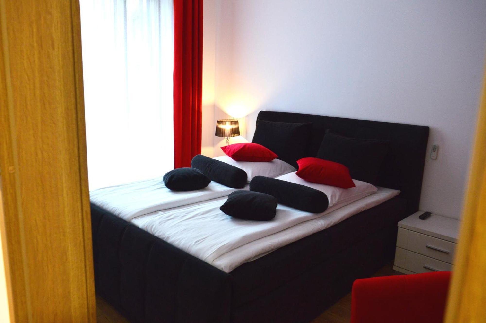 Apartamento Katania Moxy Te&Am Cracow Cracovia Exterior foto